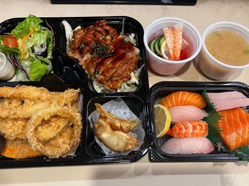 Deluxe Dinner Box