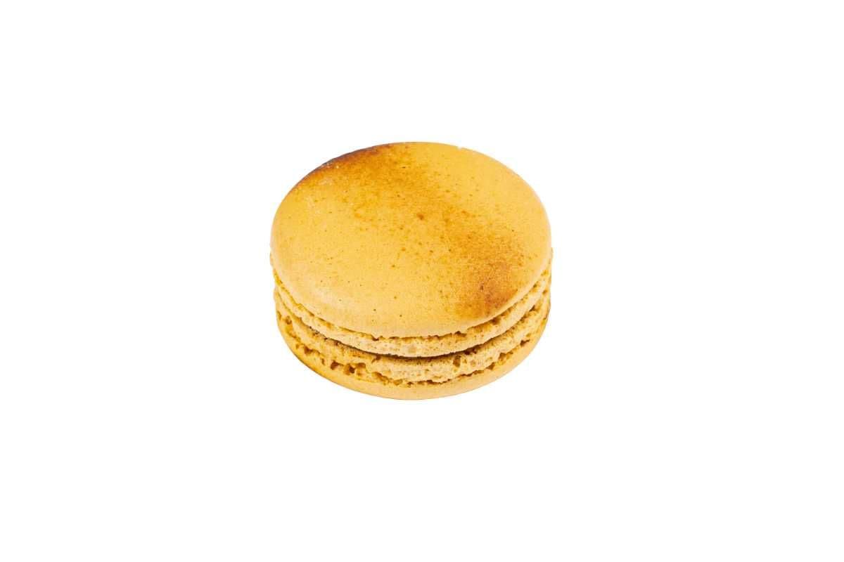 Crème Brûlée Macaron