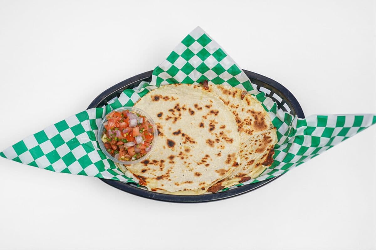 Traditional Quesadilla (4 pcs)