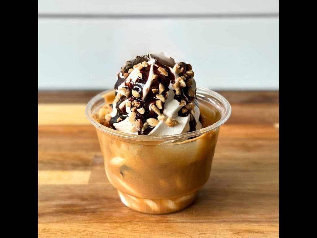 Vegan Reese's PB & Chocolate Sundae
