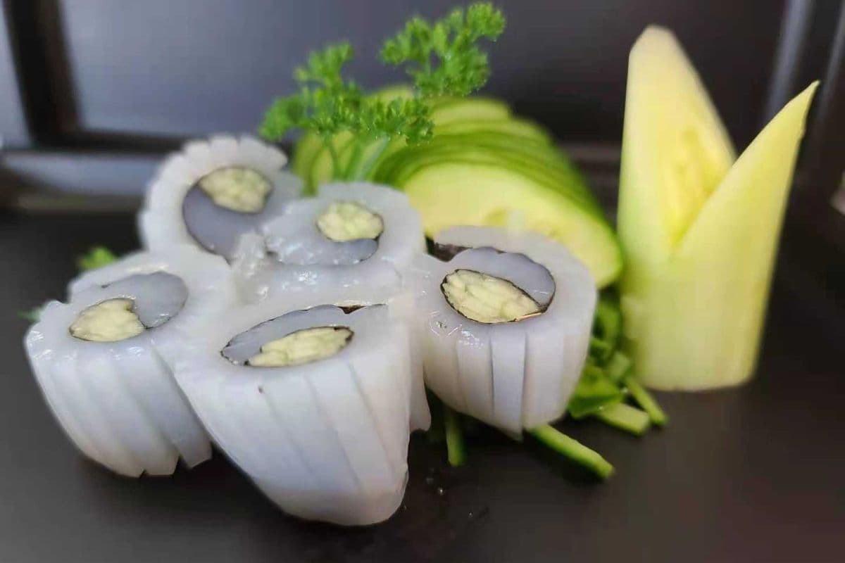 30. Scallop Sashimi (5 pcs)