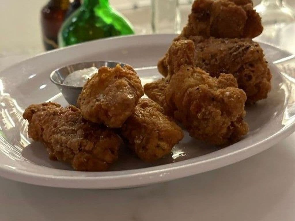 CHICKEN WINGS (1LB)