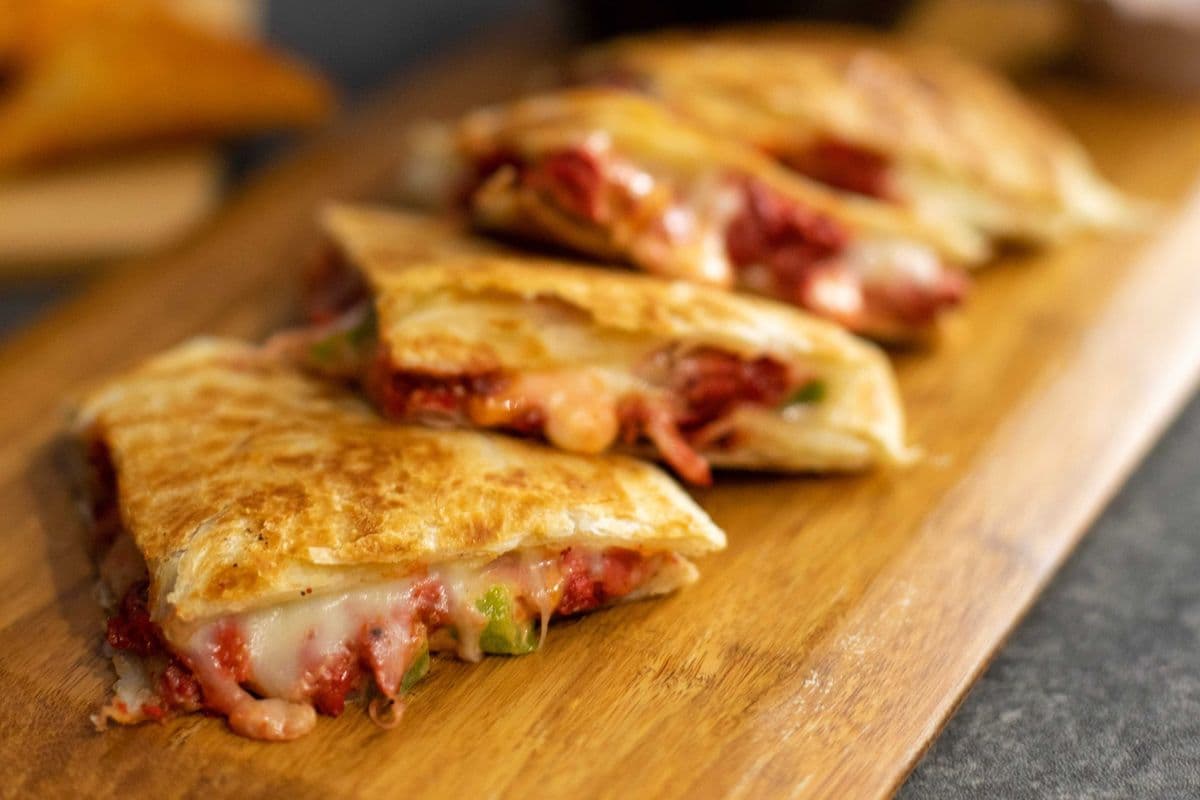 Tandoori Chicken Paratha Pizza