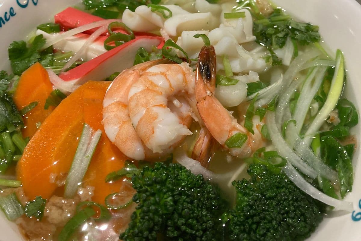 22. ASSORTED SEAFOOD PHO