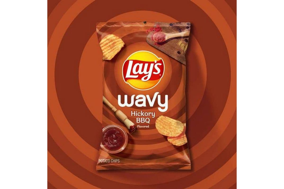 Lay's Wavy Hickory BBQ Flavoured (212.6 g)