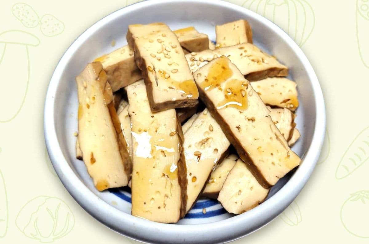 Stewed Bean Curd / 滷豆乾