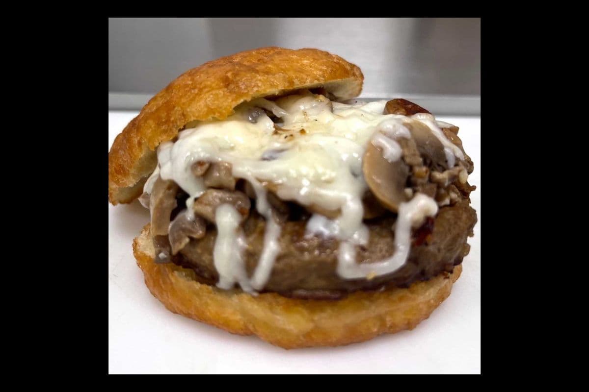 Mushroom and Mozza Burger (5oz)