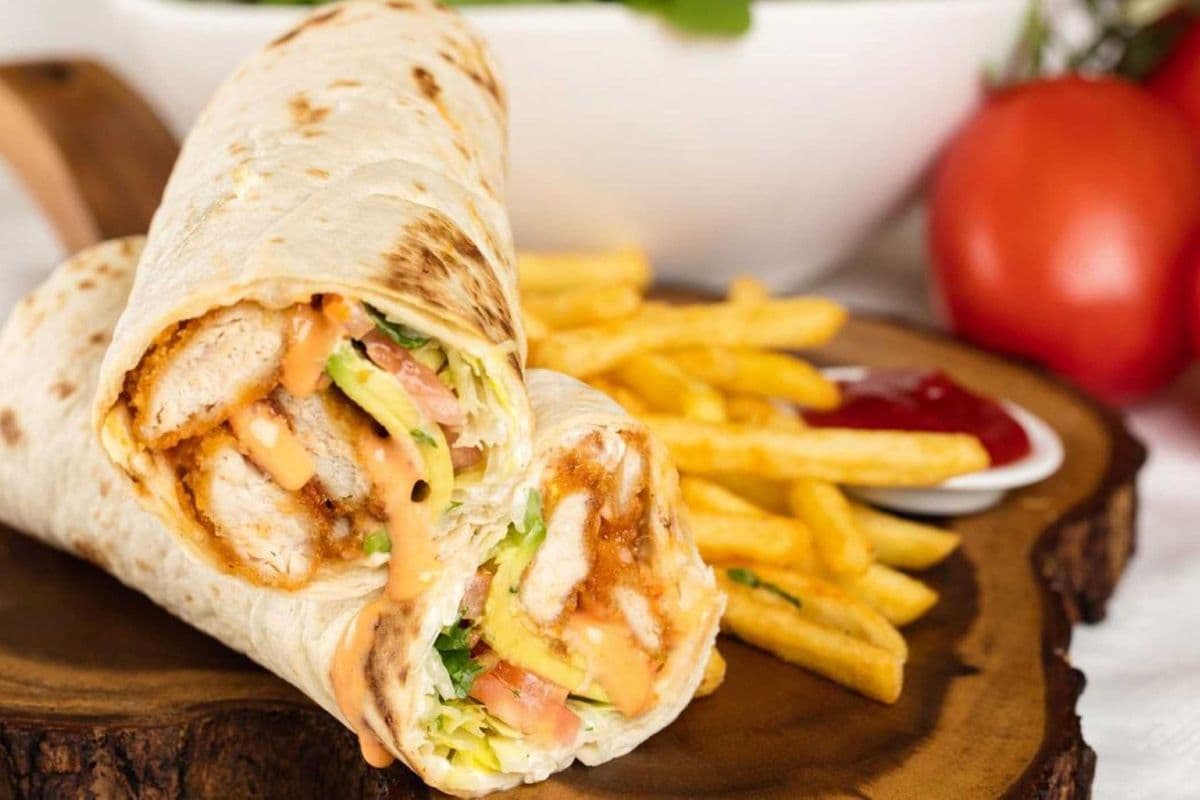 Crispy Chicken Wrap & 1 Side