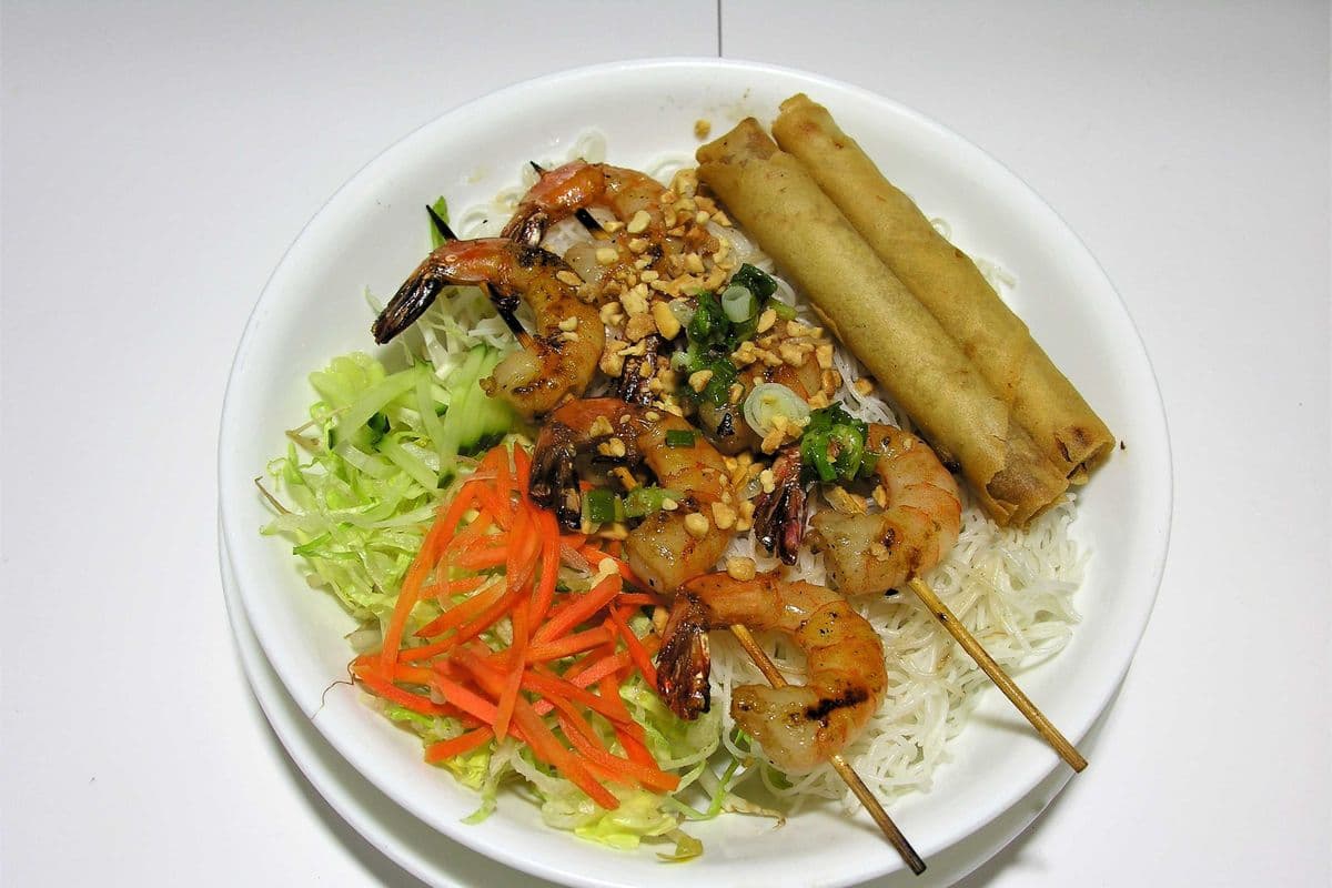A-19. Vermicelli with Grilled Shrimps and Springs Rolls (6 pcs)"Replace Rice or Vegetables Add $1.00"