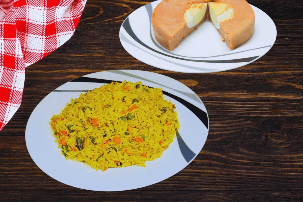 Fried Rice (Regular) + Moi Moi