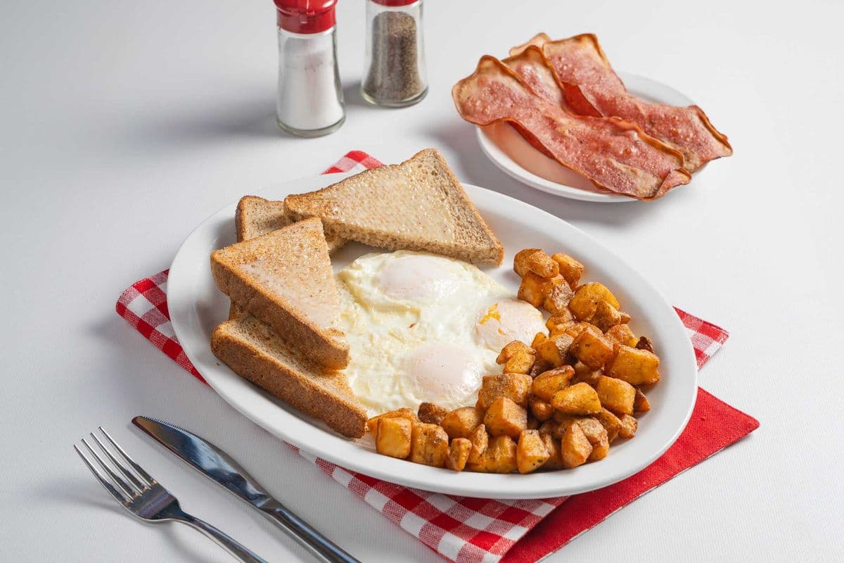 Eggs and Turkey Bacon