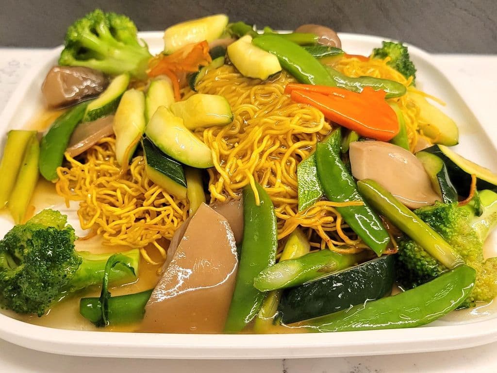N13 Assorted Vegetable Chow Mein 什菜炒麵