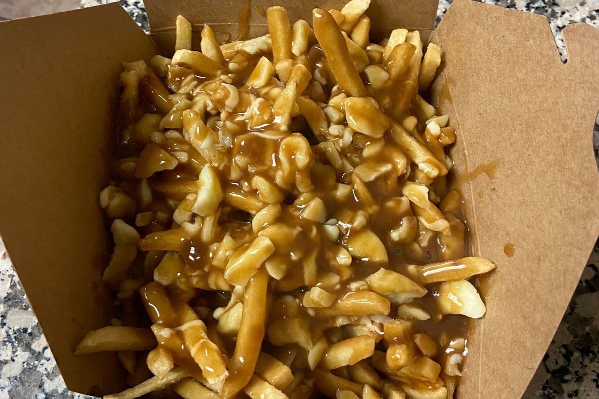 Large Poutine