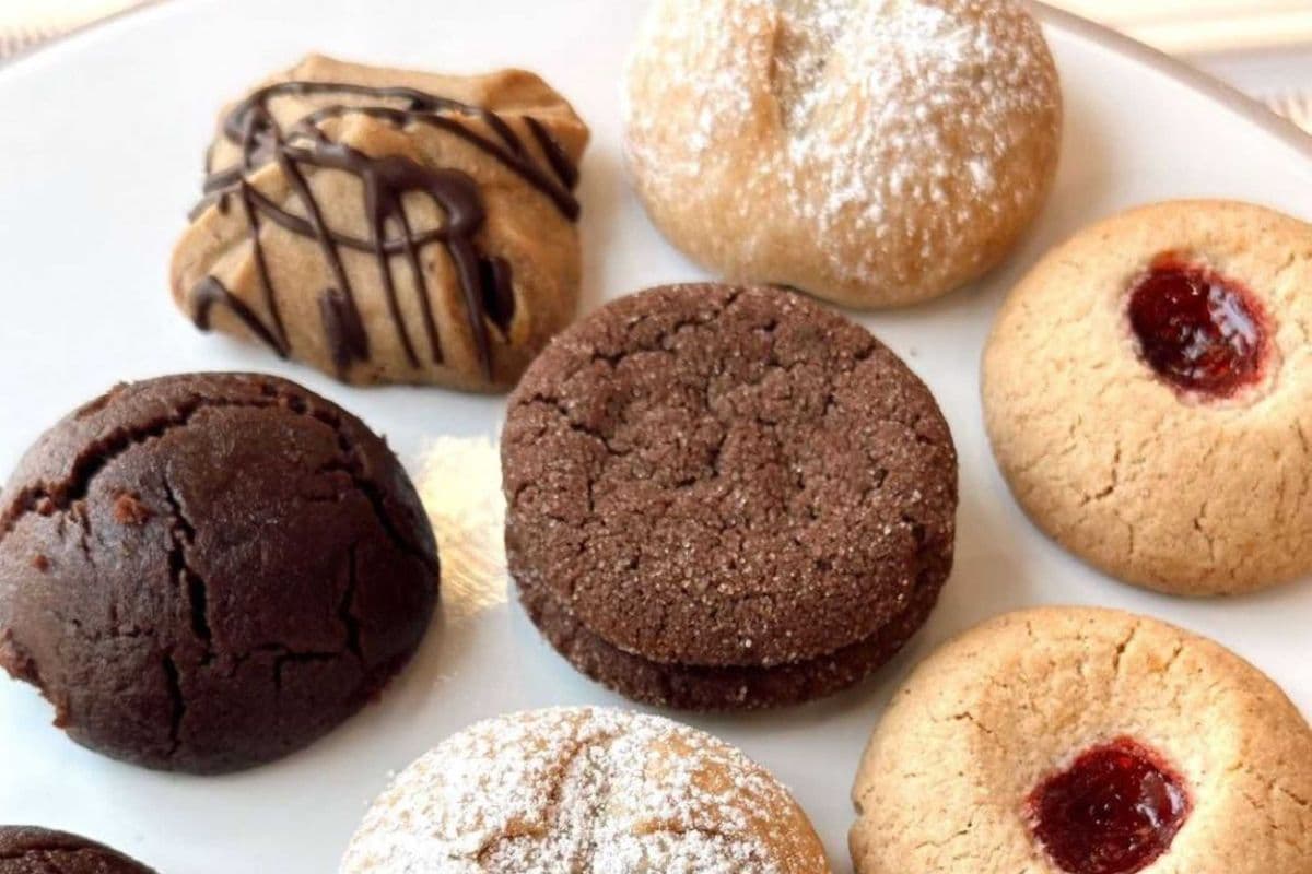 10 pcs of Mixed Cookies box