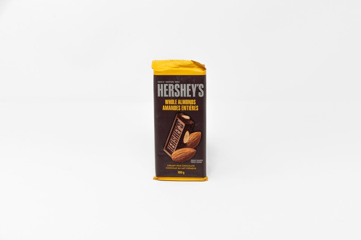 Hershey Whole Almond (Family Bar) (100 gm)