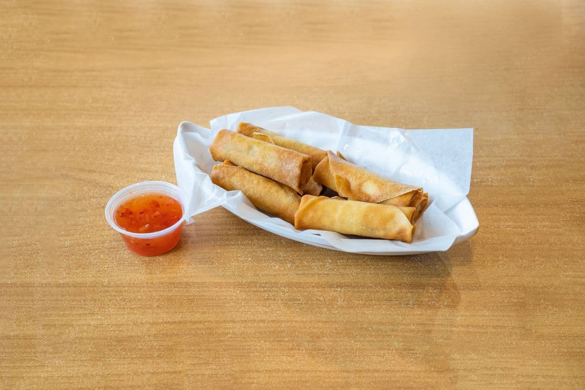 7-4 Veggie Spring Rolls (8 Pieces) / 炸素春卷