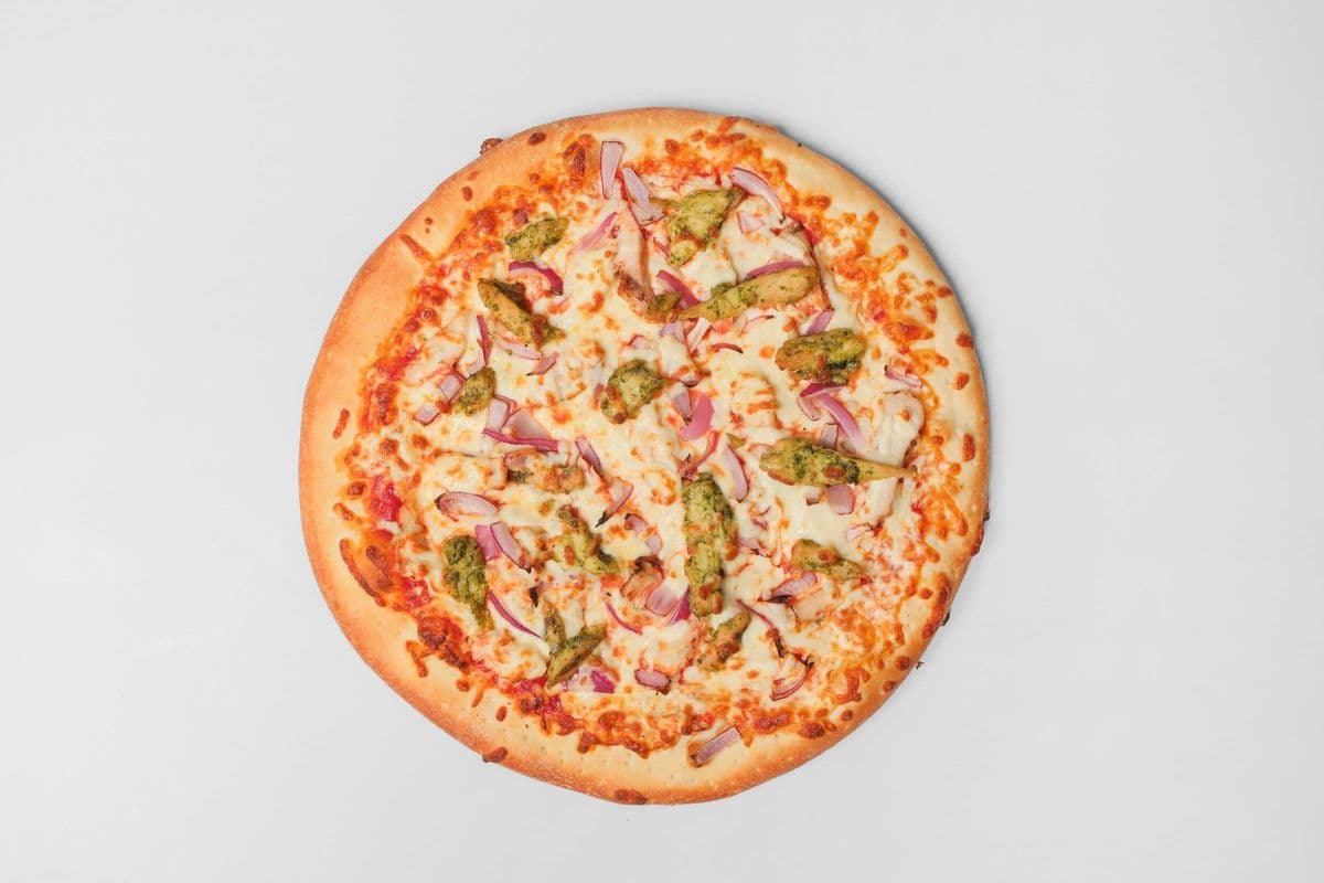 Medium Pesto Chicken Pizza