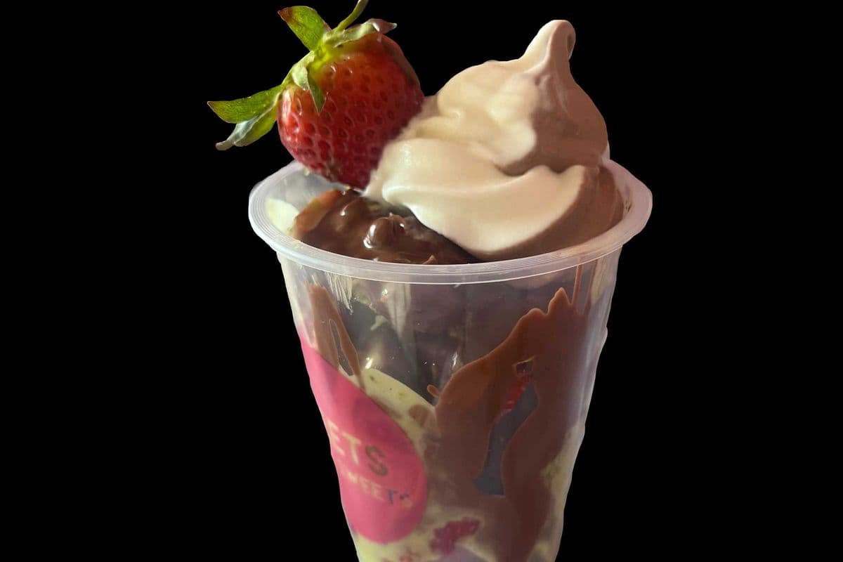 Dubai Pistachio Strawberry Parfait