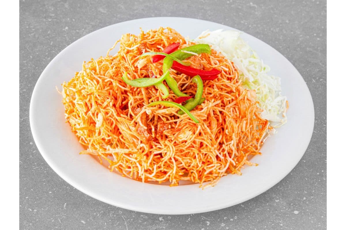 28. Mee Krob (Crispy Fried Noodles)