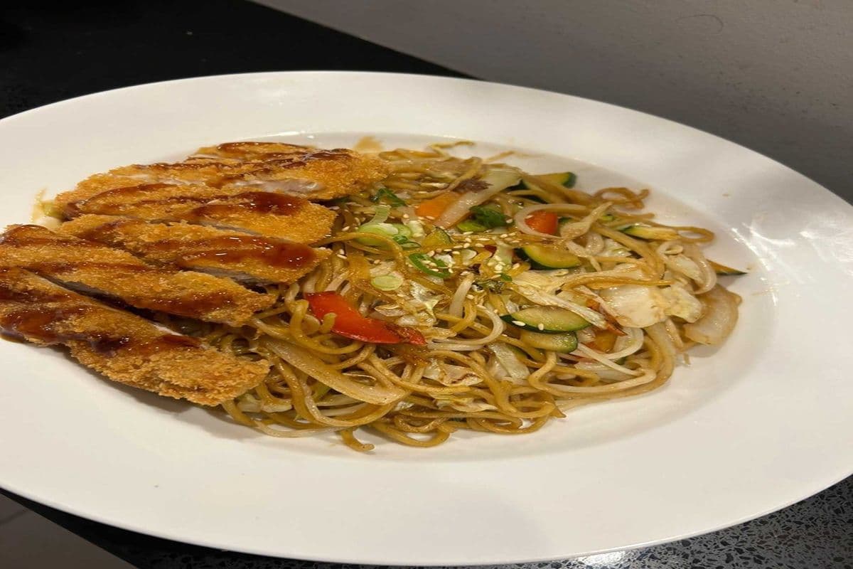 Crispy Chicken Pan Fried Noodle