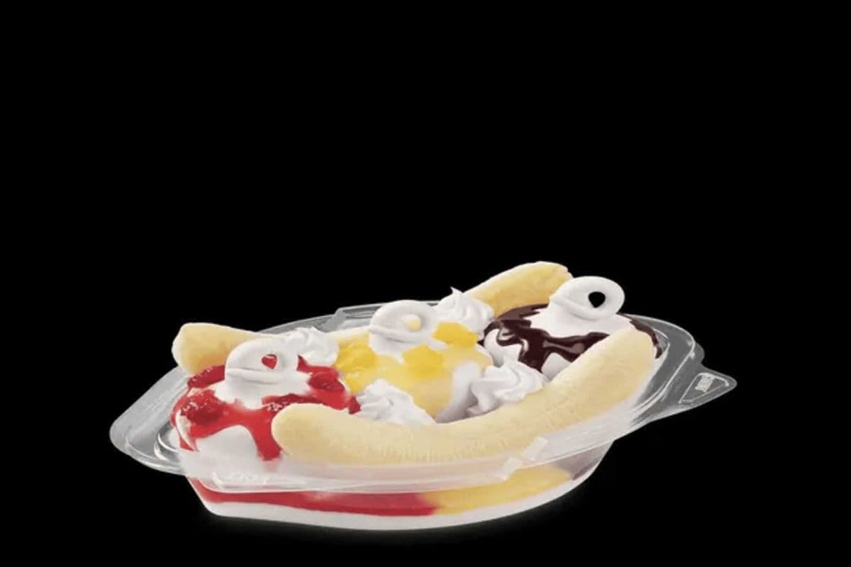Banana Split (14 oz) (520 Cal)