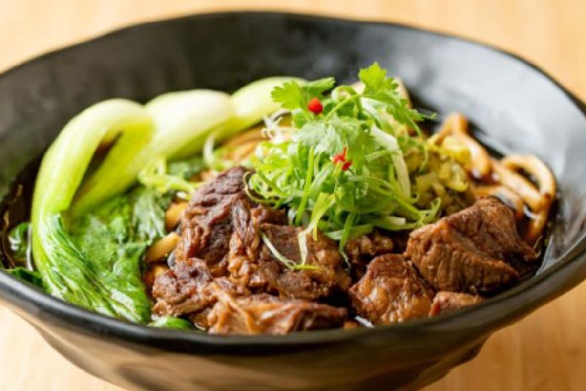 Beef Noodle in Soup 牛肉麵