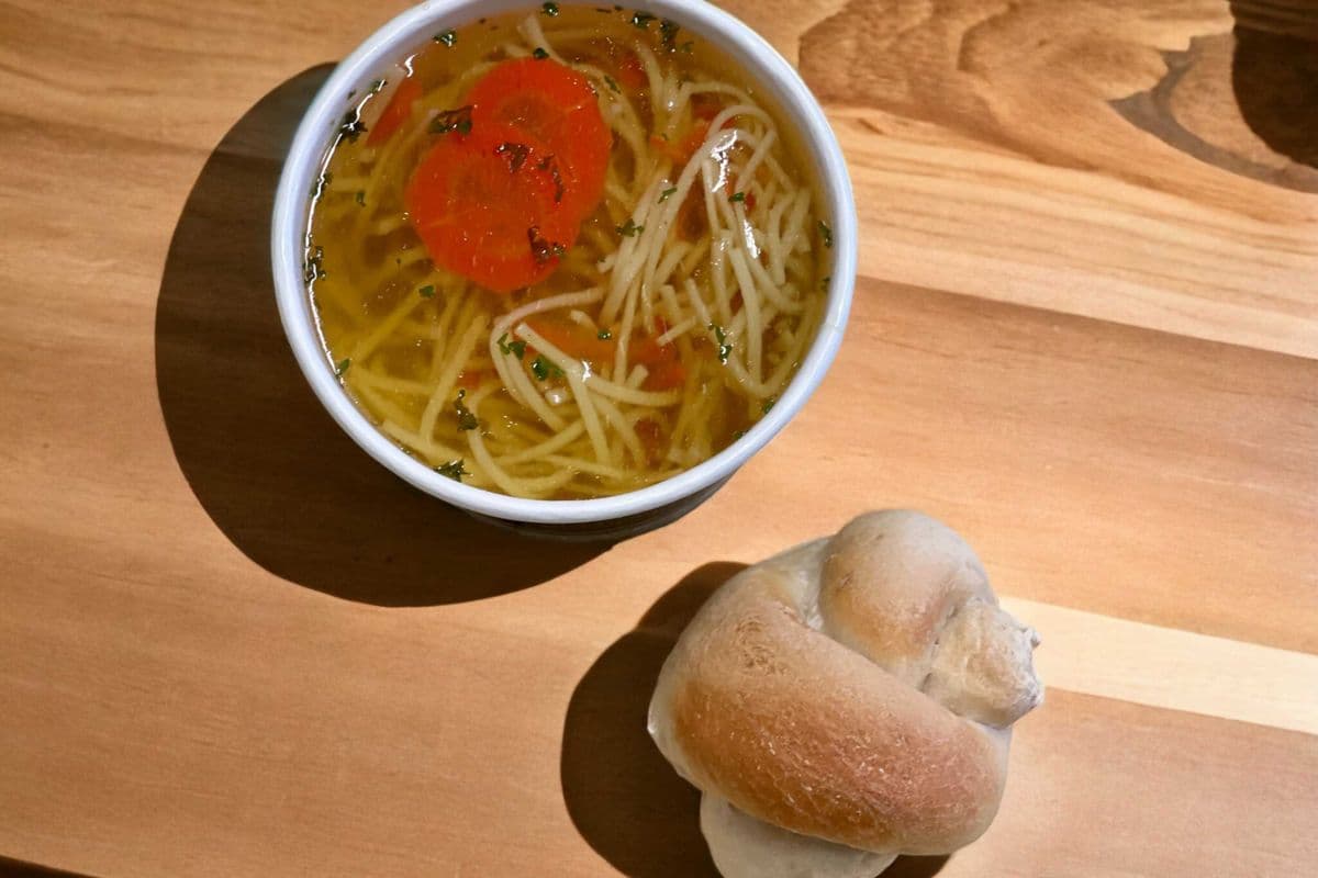 Chicken Noodle Soup (16 Oz)