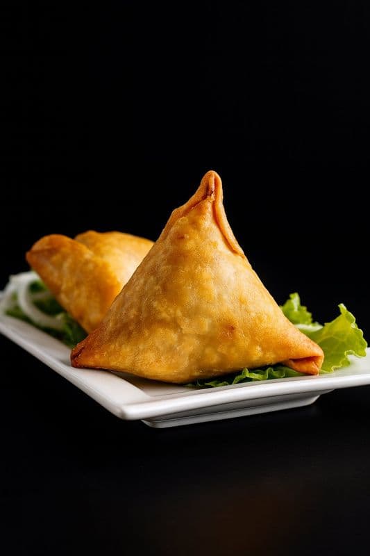 Chicken Samosa(Halal) (2 Pcs) / Poulet Samosa(Halal)(2 Pcs)