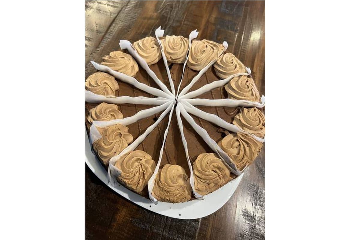 Godiva Cheesecake (14 Slices) (Cheesecake Factory) - Cakes and Grab and Go's