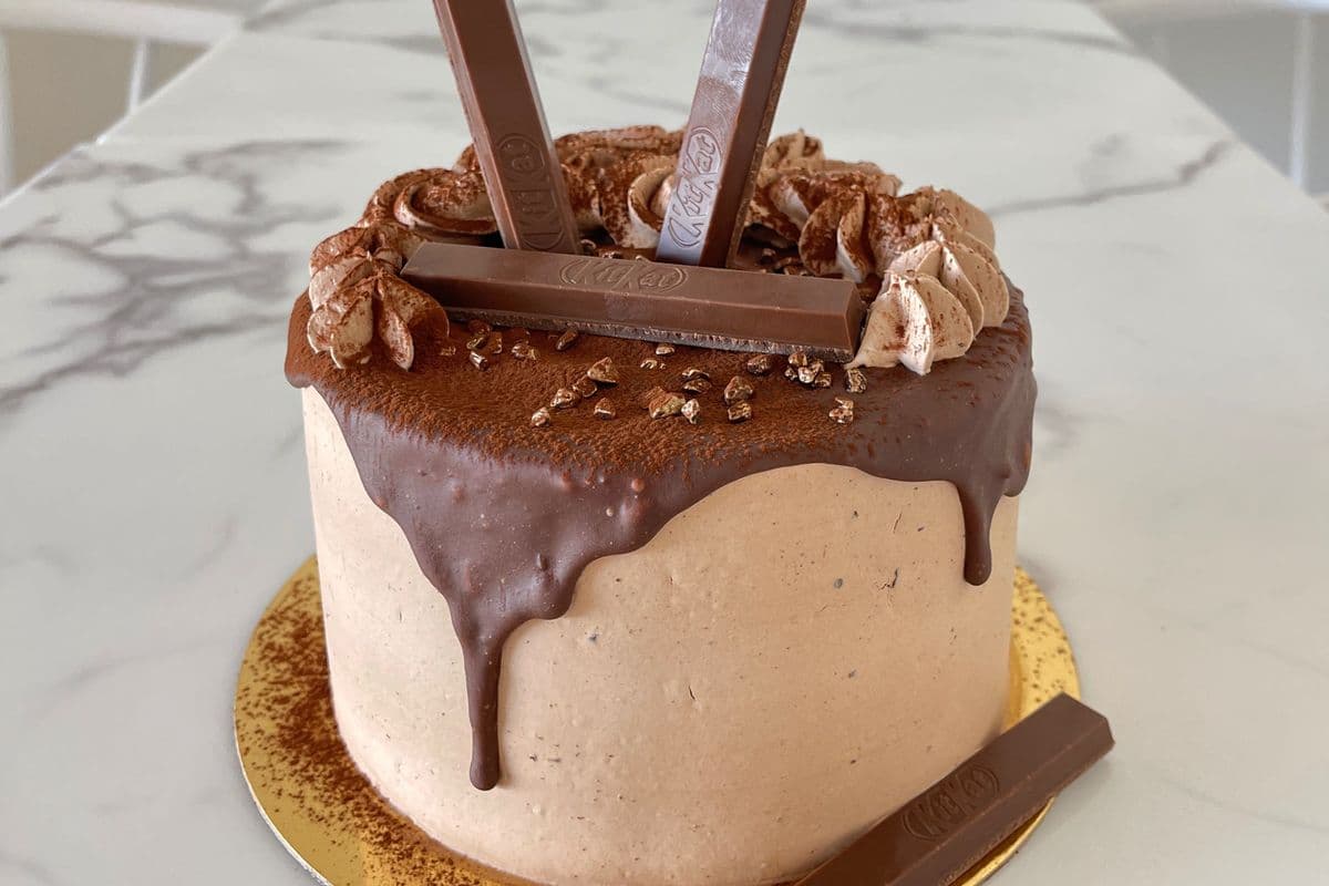 Kit Kat Cake