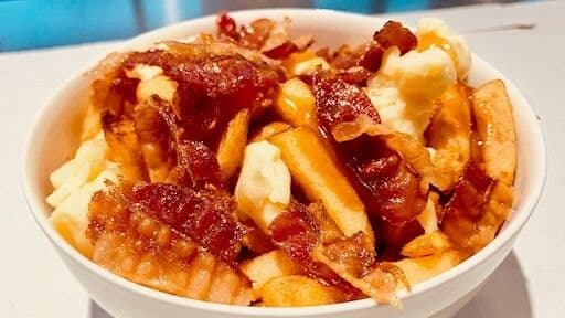 Petite Poutine Bacon / Small Bacon Poutine