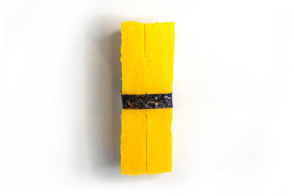 11. Nigiri au Tamago / Tamago Nigiri 2pcs