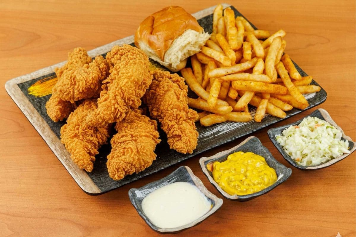 Family Chickenista Tenders (8 pcs)