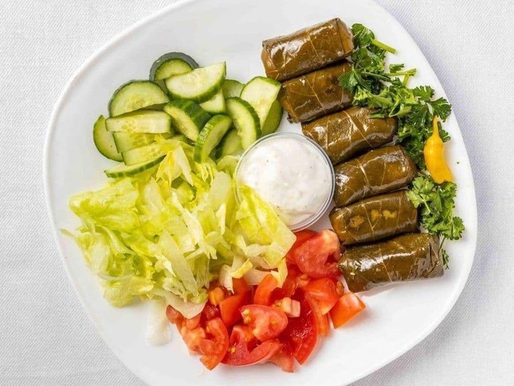 Dolmades (6 Pieces)