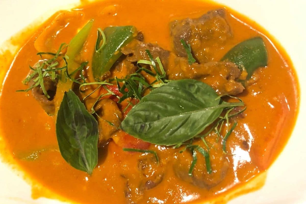 Beef yellow curry