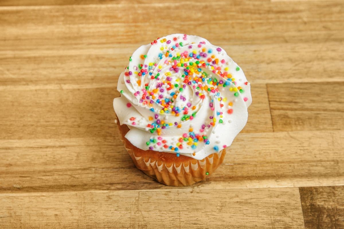 Vanilla Cupcake (1 pc)