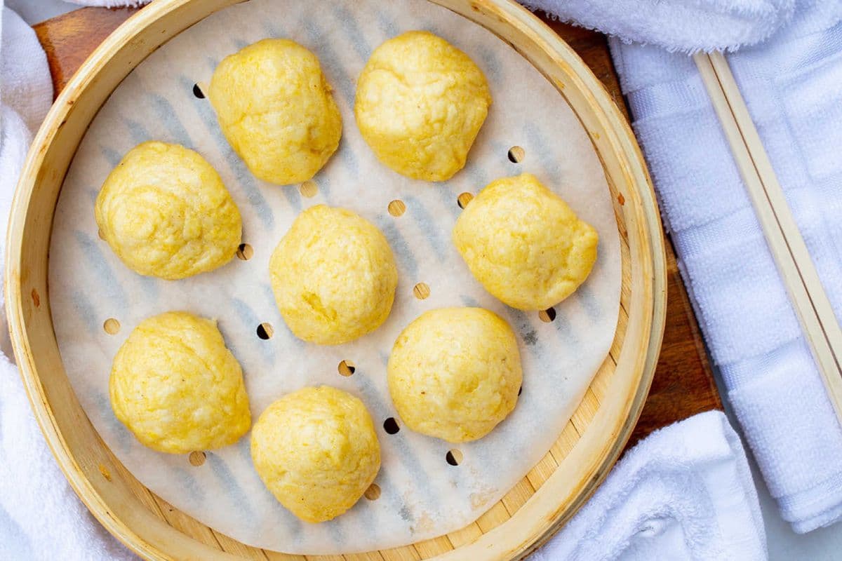 Steamed Corn Bun 玉米窝窝头