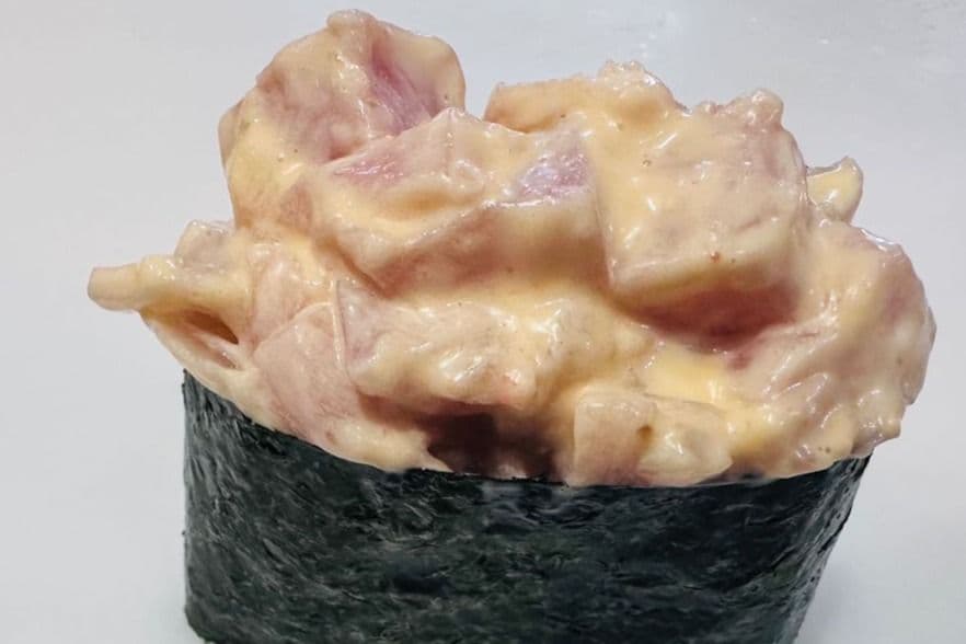 E18.Spicy Scallop Sushi