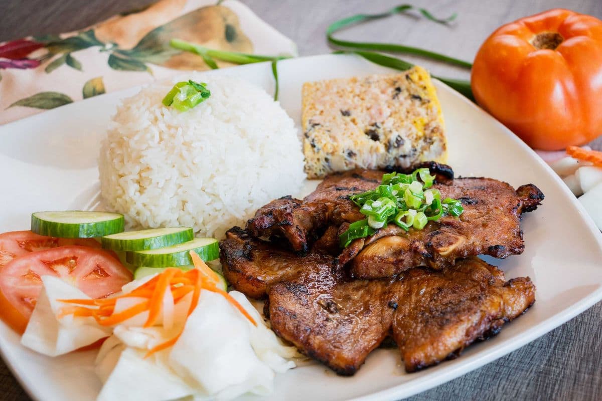 C1. GRILLED PORK CHOP ON RICE ( COM SUON )