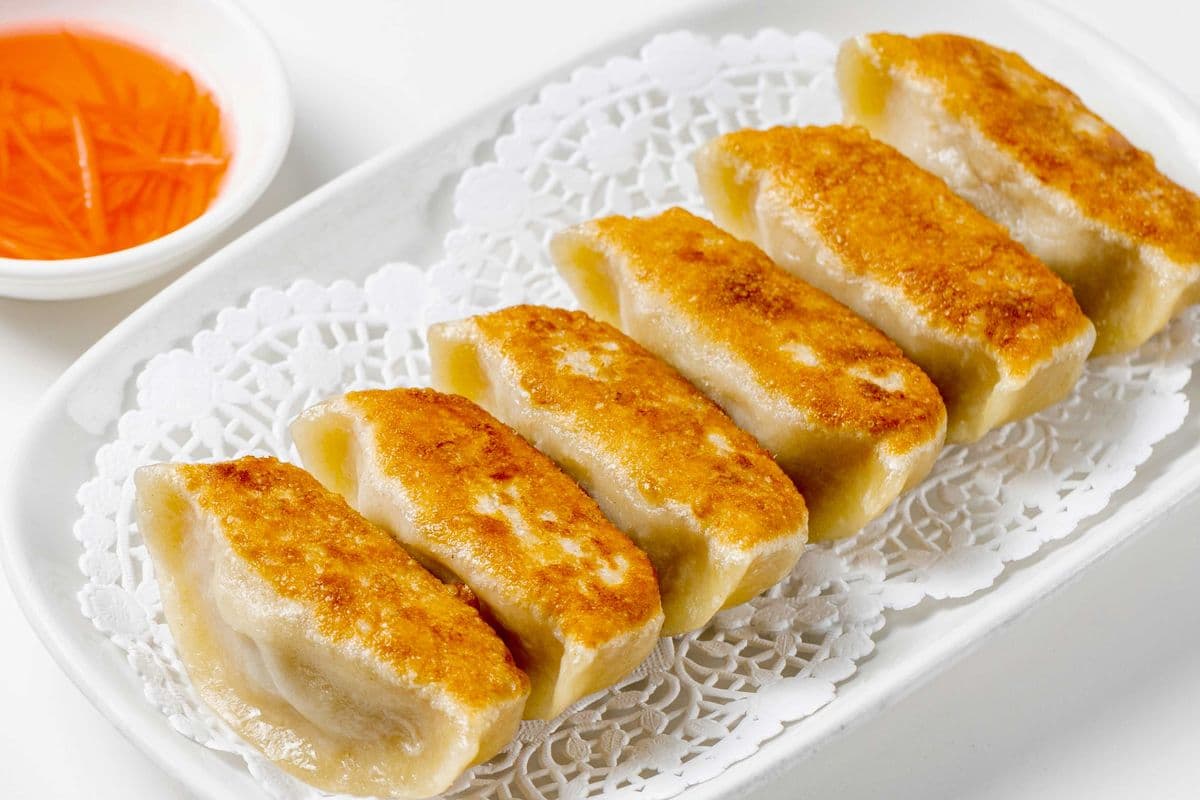004. Pan-Fried Pork Dumplings (6 pcs)