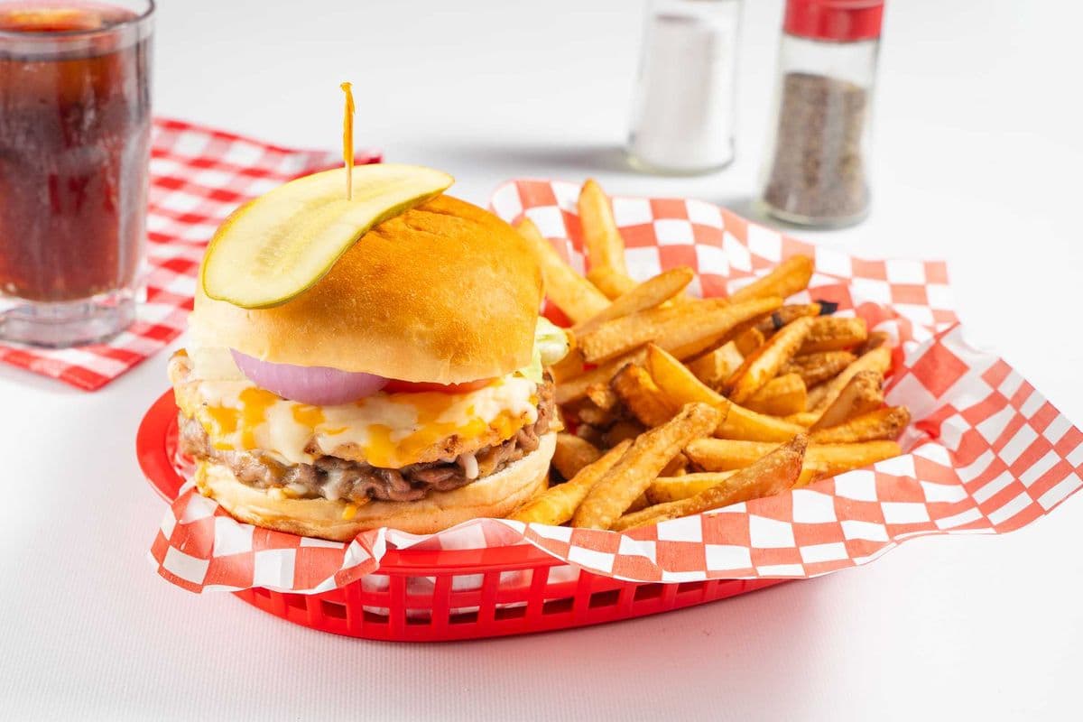 (5 oz) Deluxe Burger