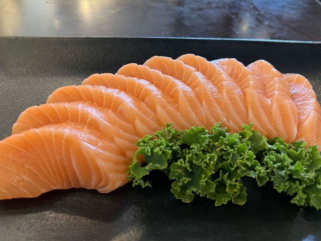 Full Salmon Sashimi (10pcs)