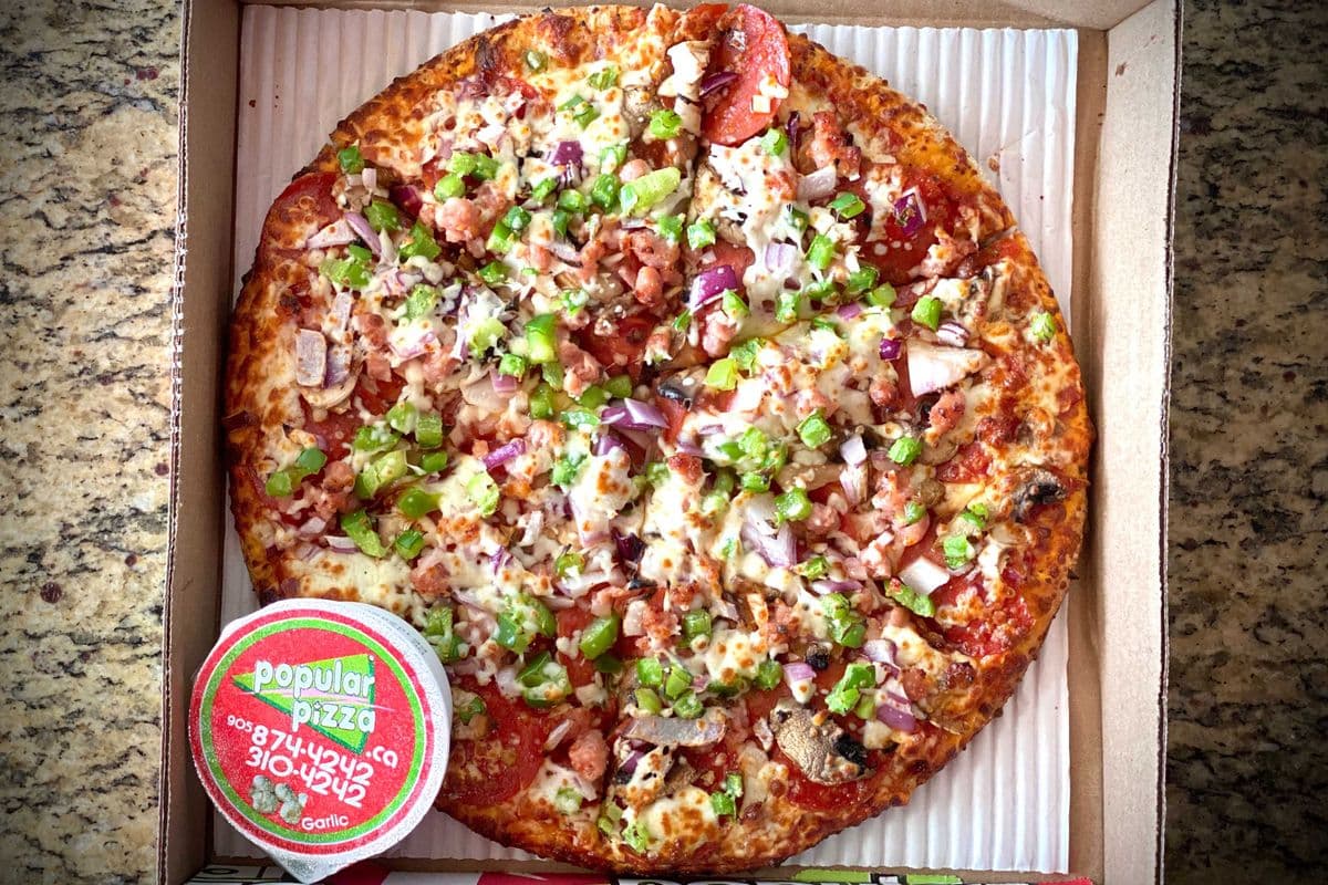 Deluxe Pizza