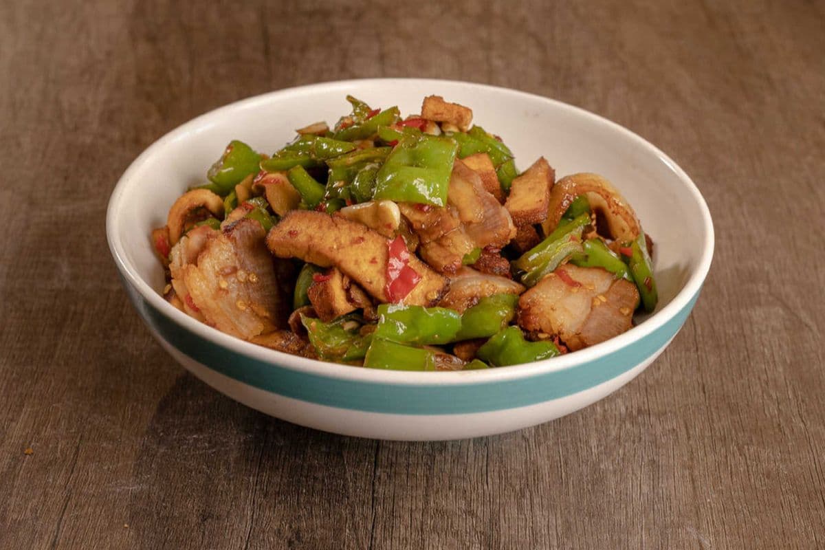 Stir Beancurd with Salty Pork Slices 农家炒香干