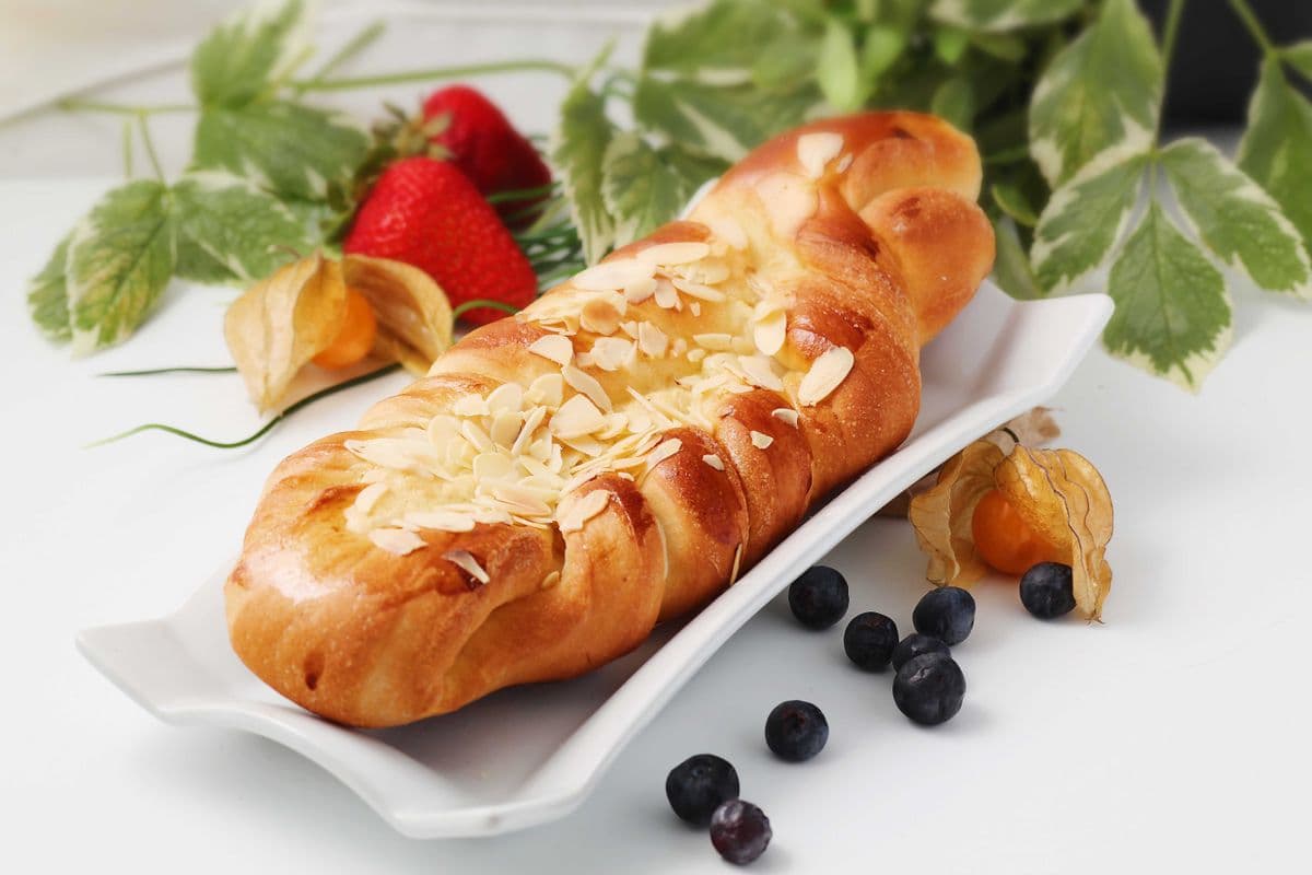 Almond Twist