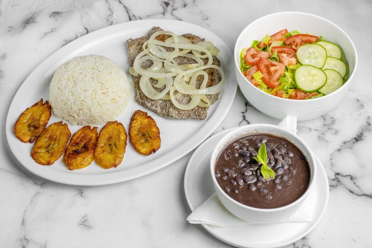 Bistec Encebollado/Top Sirloin With Sauteed Onion