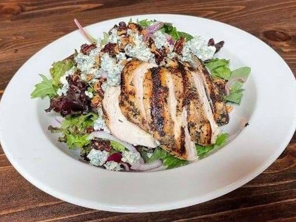 Nuts & Crumble Salad