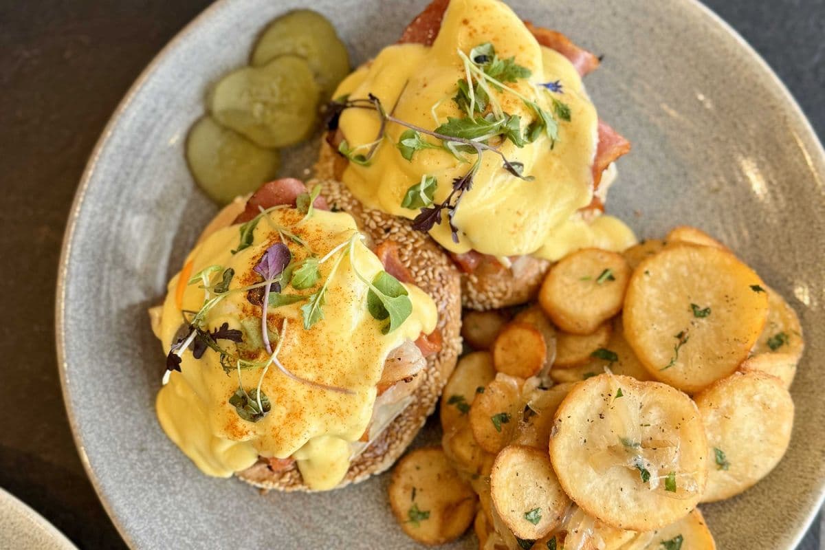 BÉNÉ CLASSIQUE - CLASSIC BENEDICT