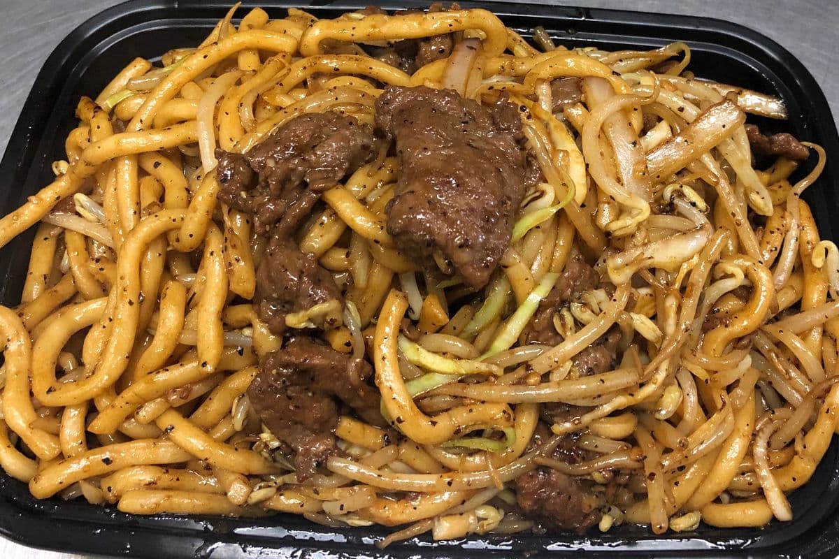 95. Black Pepper Beef Shanghai Noodles