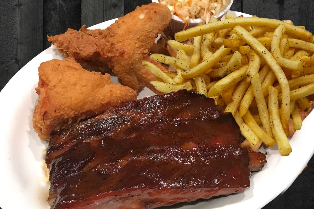 3 côtes St-Louis avec de poulet frit (2 mcx) / 3 St-Louis Ribs with Fried Chicken (2 pcs)